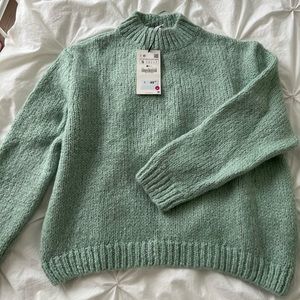 New with a tag zara sweater